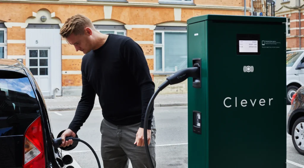 Clever offentlig ladestander